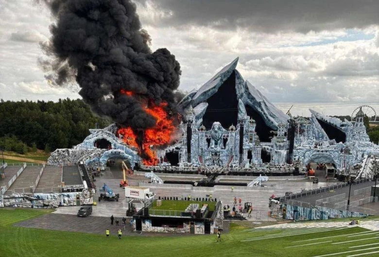 tomorrowland 2025 on fire (source : Euronews.com)